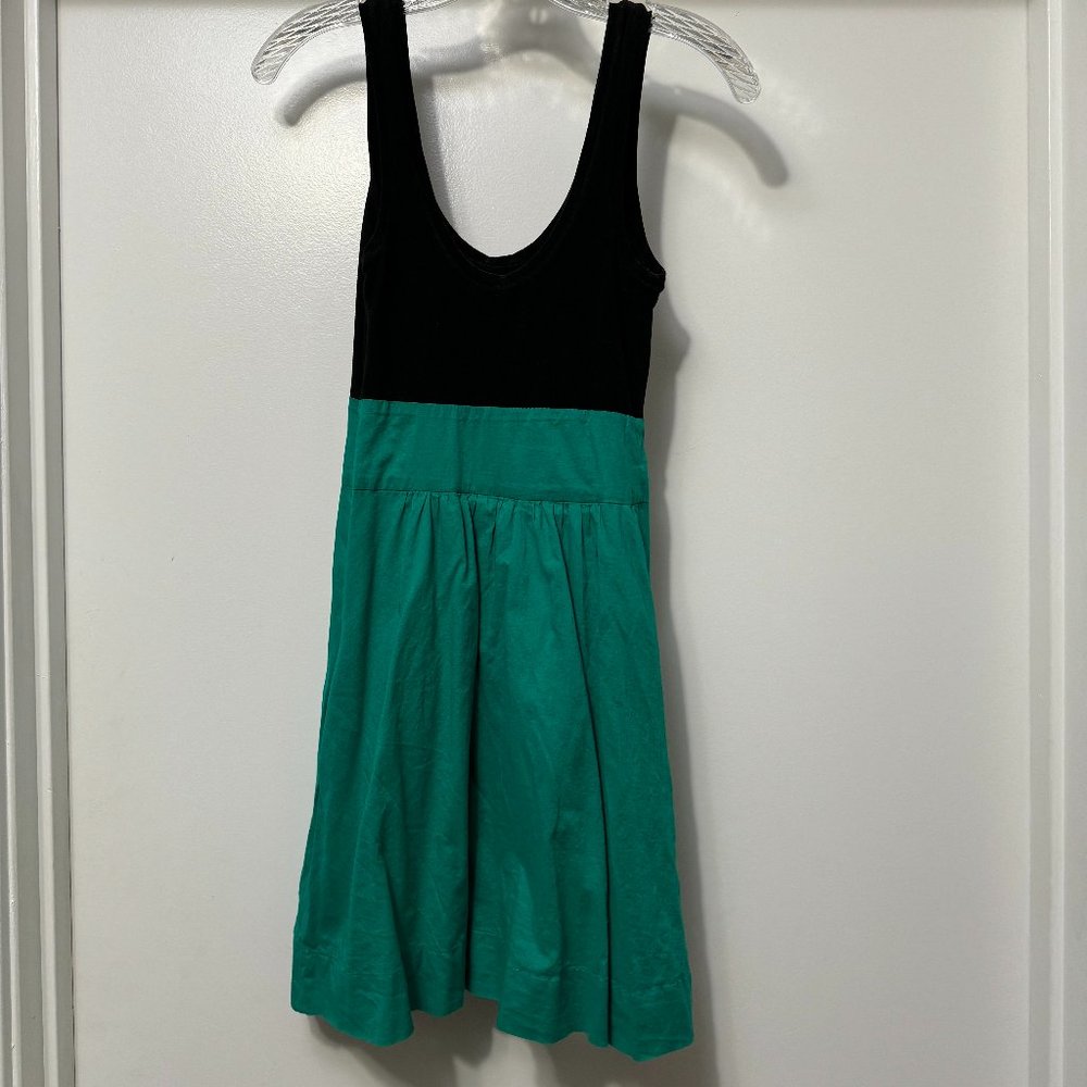 Sleeveless color block dress